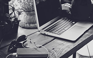 夸张！7轮13球！瓦科补时破门完成双响，泰山再度扳平2-2申花