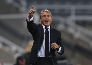 M6体育-曼奇尼：意大利当年夺欧洲杯堪称奇迹，低水平外援不如本土年轻人