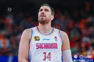 外援顶起三分之二片天！亨特和马里奇合砍83分&amp;均出场超过40分钟