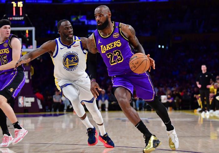 年薪5413万，意外成交易筹码！加盟勇士后状态下滑，你确实该离开