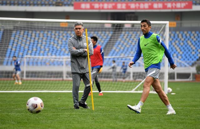 米乐M6-沧州“老大”“老二”威风凛凛 主帅：穆里奇就像28岁